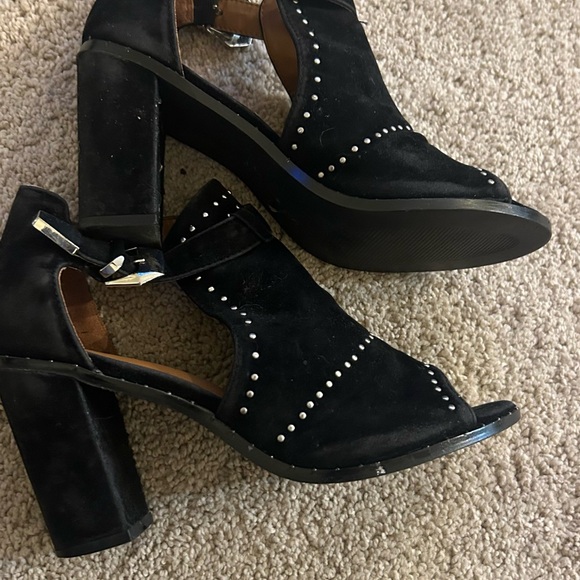 Shoe Republic LA Black Studded Heels - Picture 5 of 9